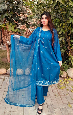 Pure Khaddar with Embroided lace, neckline, sleeves and border
