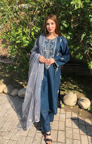 Embroidery Pure Lawn 3pcs Suit