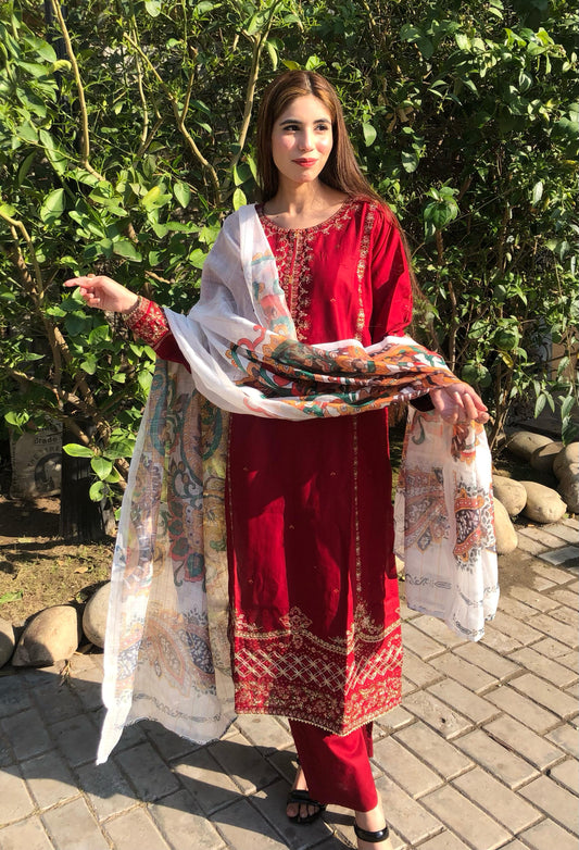 Embroidery Pure Lawn 3pcs Suit